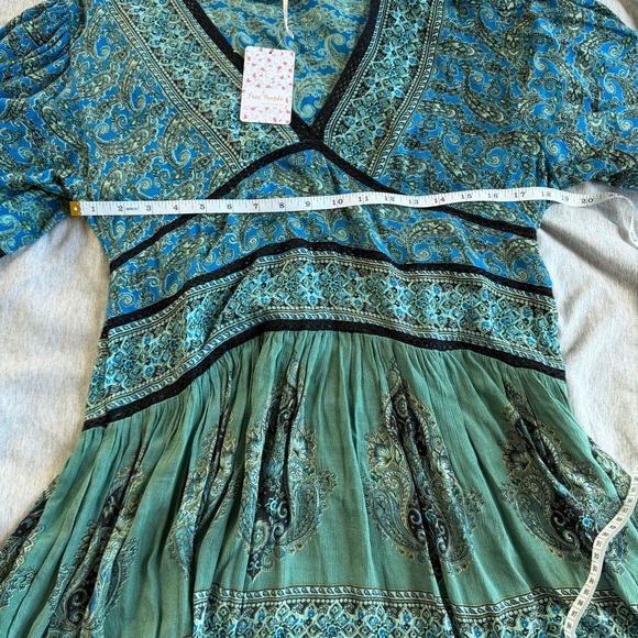 Free People Top Green Blue Luna Scarf Print Balloon Sleeve Boho Tunic L NWT - Picture 8 of 11